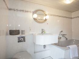 Apartment Located Directly Next to a ski Area