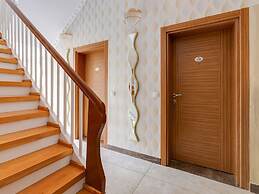 Deluxe Apartment in Oberhausen With Terrace