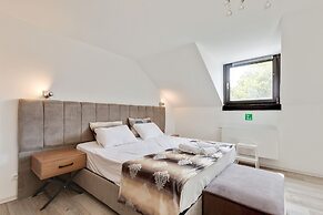 Deluxe Apartment in Oberhausen With Terrace