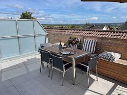 Apartment With Balcony and Barbecue