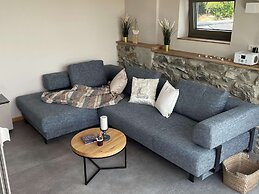 Apartment With Balcony and Barbecue