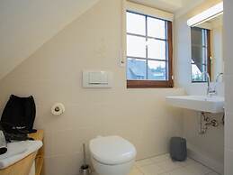 Apartment With Balcony in Neuastenberg