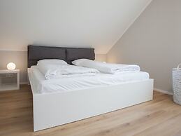 Apartment in Niedersfeld Near Hillebachsee