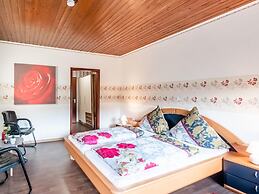 Holiday Home for Groups in Kinheim