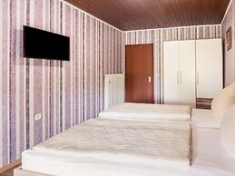 Holiday Home for Groups in Kinheim