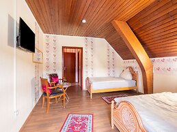 Holiday Home for Groups in Kinheim