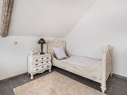 Luxurious Holiday Home With a Nice Private Garden