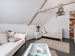 Luxurious Holiday Home With a Nice Private Garden