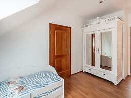 Luxurious Holiday Home With a Nice Private Garden