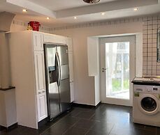 Luxurious Holiday Home With a Nice Private Garden