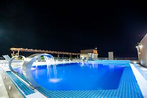 Petra Moon Luxury Hotel