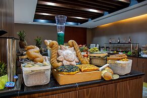 Petra Moon Luxury Hotel