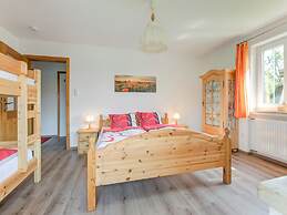 Flat in Wildsteig With Furnished Garden