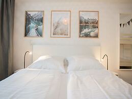 Apartment With Balcony on the Slope