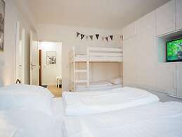 Apartment With Balcony on the Slope