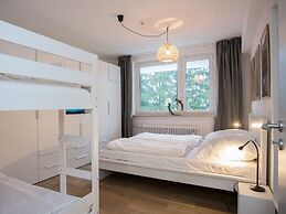 Apartment With Balcony on the Slope