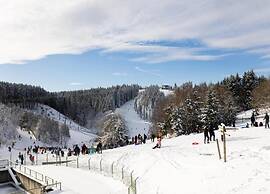 Wooden House With Sauna in Kustelberg