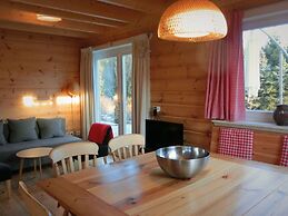 Wooden House With Sauna in Kustelberg