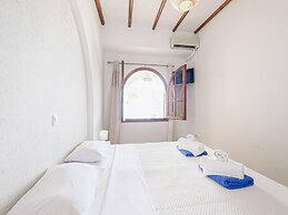 Comfortable Holiday Home With Terrace