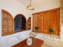 Comfortable Holiday Home With Terrace