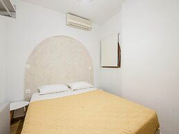 Comfortable Holiday Home With Terrace