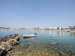 Comfortable Holiday Home With Terrace