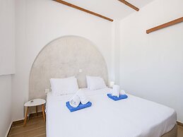 Comfortable Holiday Home With Terrace