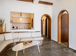 Comfortable Holiday Home With Terrace