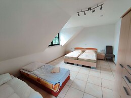 Spacious Holiday Home With Wood-burning Stove