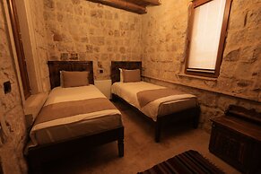 Katapa Stone House