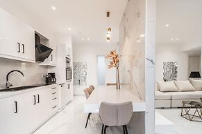 Cavo Mare Mirazur Luxury Retreat