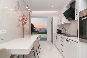 Cavo Mare Mirazur Luxury Retreat