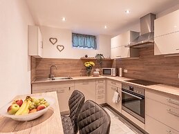 Spacious Apartment With Sauna