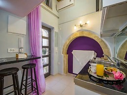 Snug Apartment in Kournas With Balcony/terrace