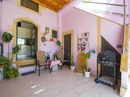 Snug Apartment in Kournas With Balcony/terrace