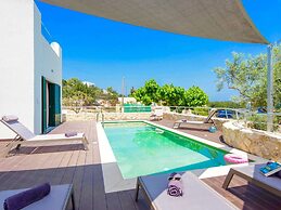 Wonderful Villa in Gerani With Private Pool