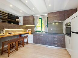 Wonderful Villa in Gerani With Private Pool