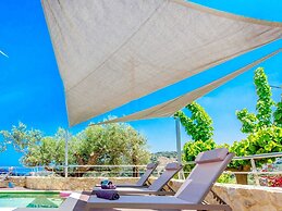Wonderful Villa in Gerani With Private Pool