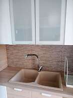 Vibrant Apartment in Rafina With Garden