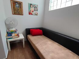 Apartment in Loutra Elenis With Garden