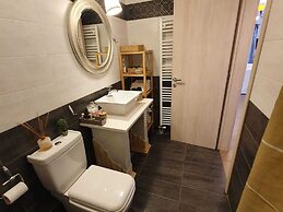 Apartment in Loutra Elenis With Garden