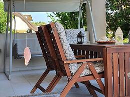 Apartment in Loutra Elenis With Garden