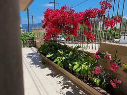 Apartment in Loutra Elenis With Garden