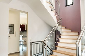 Beautiful Villa in Adelianos Kampos With Pool