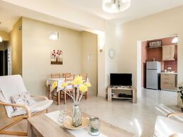 Beautiful Villa in Adelianos Kampos With Pool