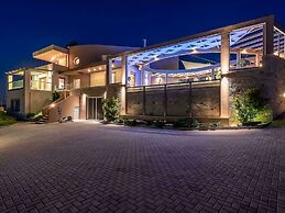 Luxury Villa With Heated Pool, Hamam, Hydromassage, Billiard, 700m to 