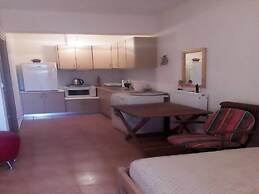 Cosy Holiday Home in Preveza With Garden