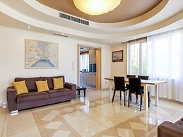 Beautiful Holiday Home With Private Pool