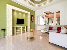 Beautiful Holiday Home With Private Pool