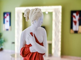 Beautiful Holiday Home With Private Pool